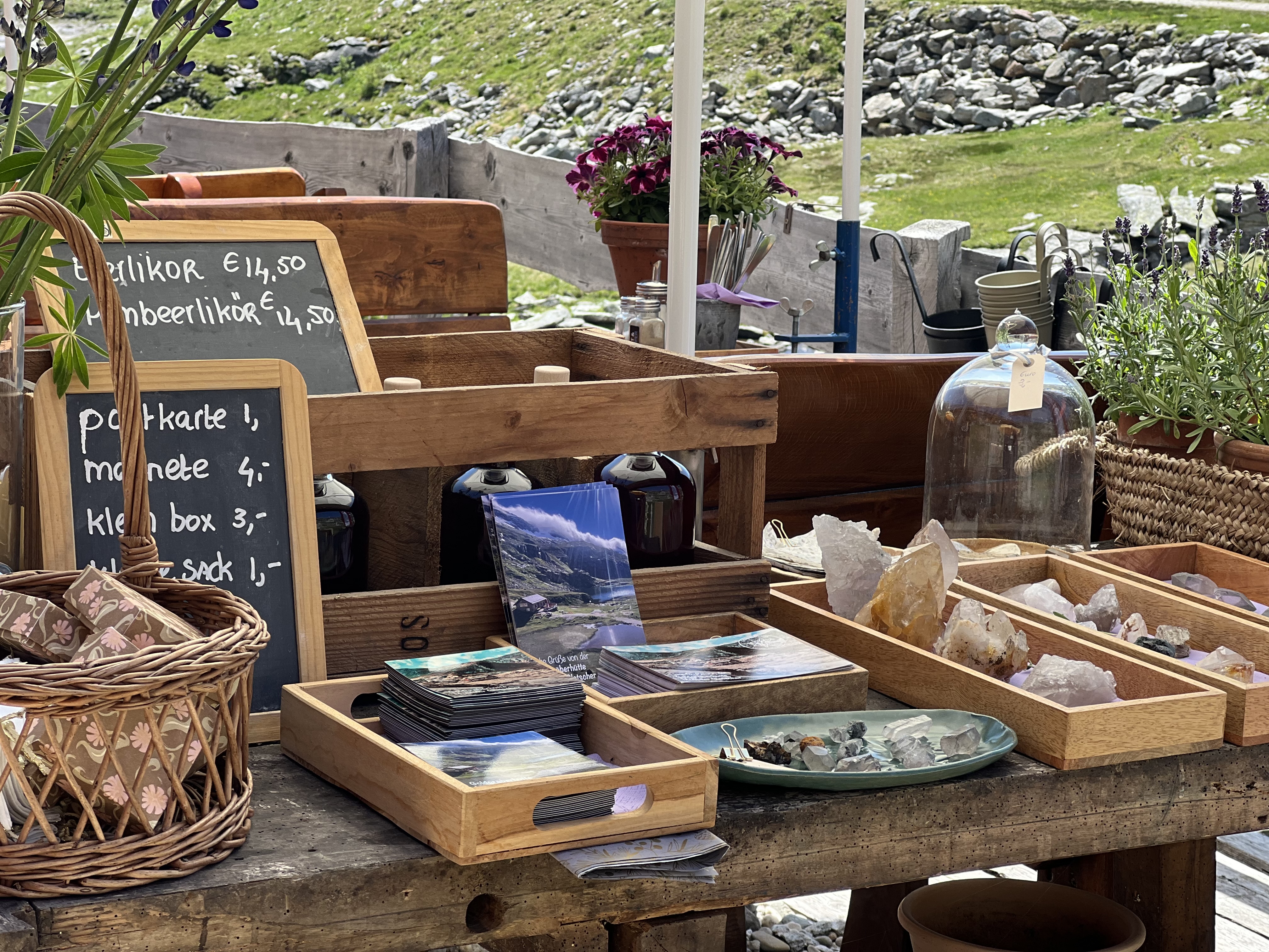 Regionale Produkte und Souvenirs auf der Goldgräberhütte